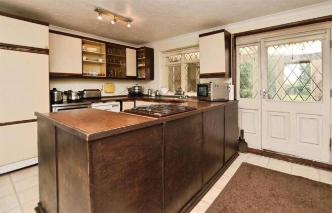 4 bed Semi-Detached for sale Image 12