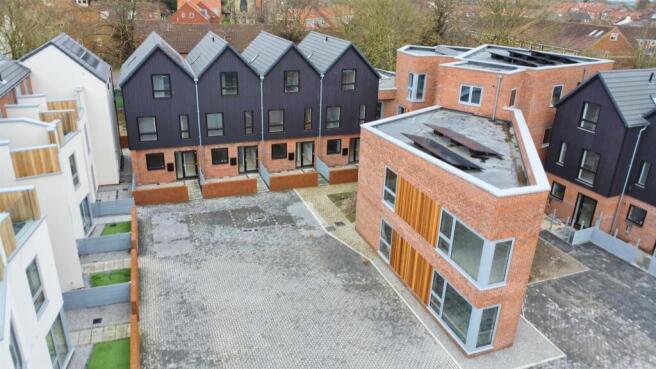 DJI_0604-DJI_0606_lzn - Gen Drone Old school walk.