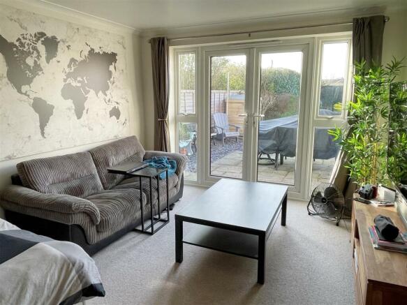 Family Room 1.JPG