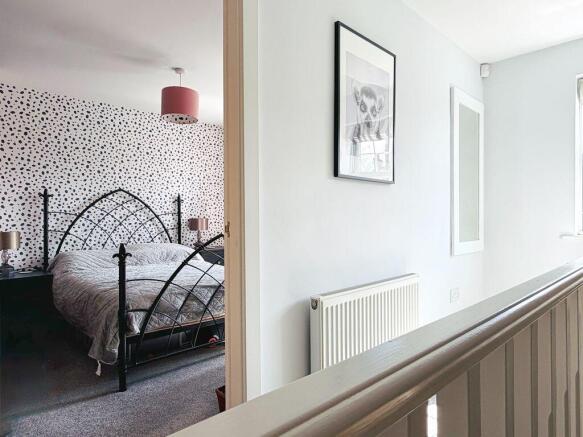 4 bed Semi-Detached for sale Image 10