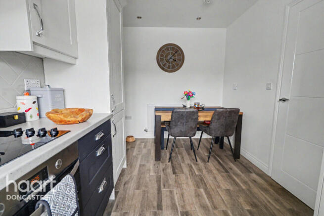 3 bed Semi-Detached for sale Image 10