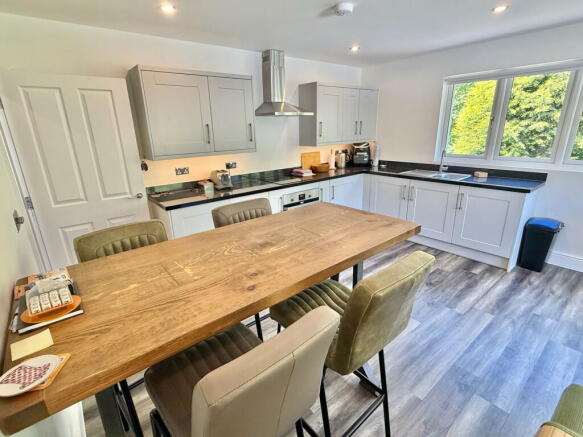 Baggeridge House, Roadstone Drive, Baggeridge Village, photo 4