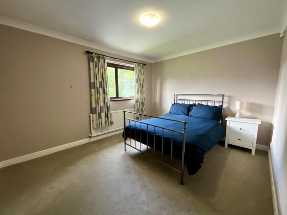 3 bed Detached Bungalow to rent Image 7