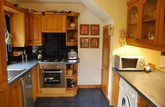 FITTED KITCHEN