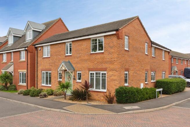 4-bed detached on Haydock Park Drive, Bourne, £375,000