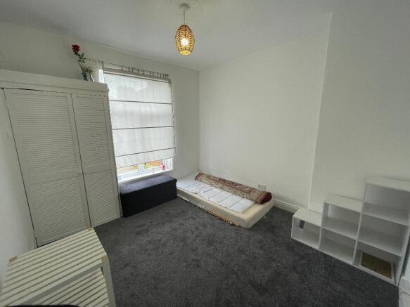 2 bed End of Terrace to rent Image 8