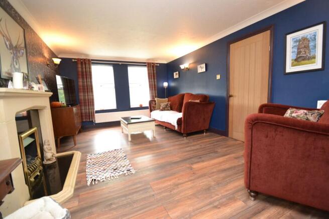 4 bed Detached for sale Image 4