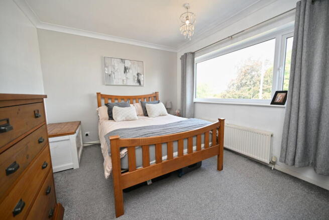 4 bed Detached for sale Image 8
