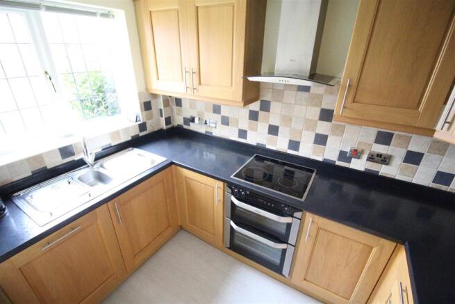 2 kitchen.JPG