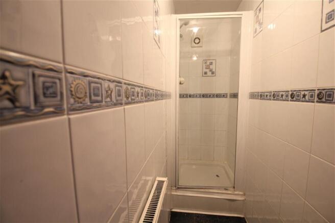 6 bed Semi-Detached to rent Image 11