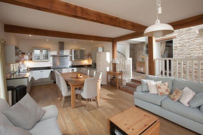 Kitchen/Dining...