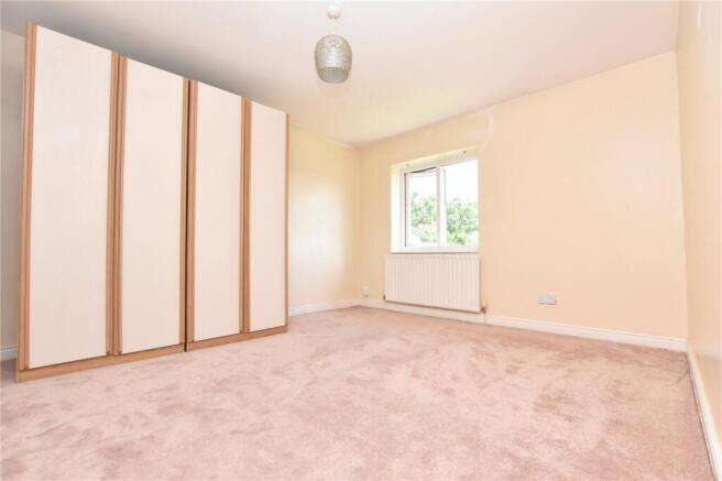 4 bed Detached for sale Image 11