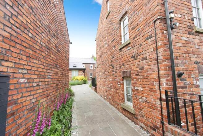 1 bed Apartment to rent Image 6