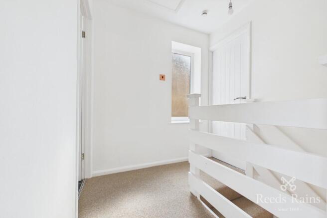 2 bed Semi-Detached to rent Image 10