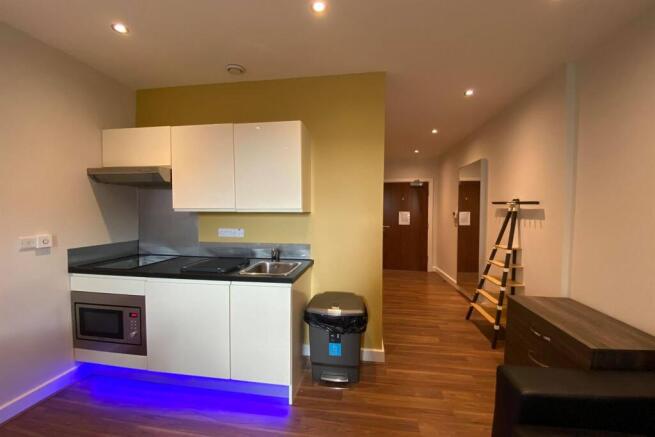 Studio to rent Image 5