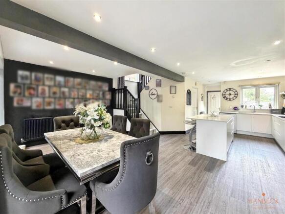 4 bed Detached for sale Image 5