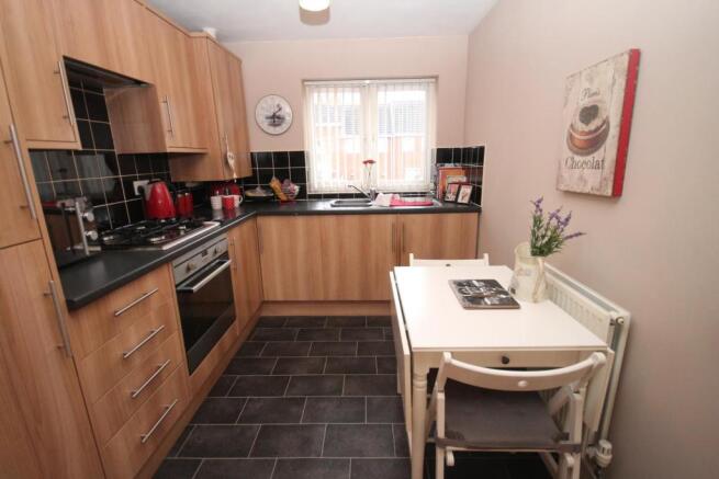 FITTED KITCHEN