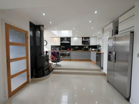 KITCHEN DINING LI...