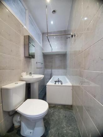 2 bed Terraced for sale Image 8