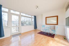 18, 27 Mace House, The Drive, London E17 3DE
