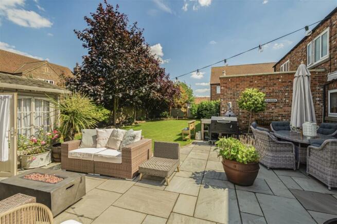 2 Cleveland Close6.jpg