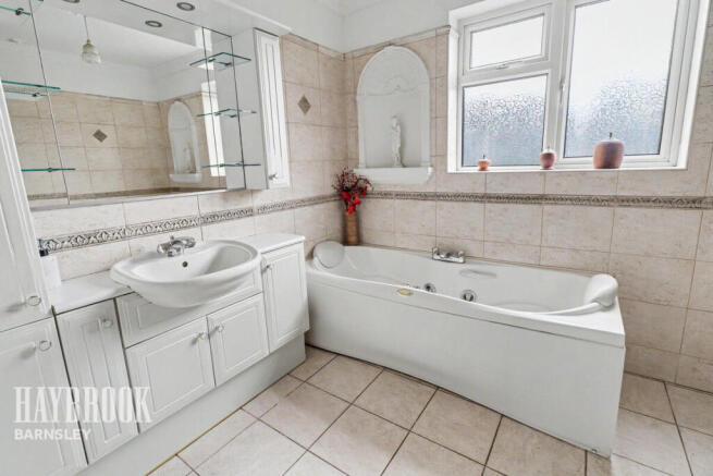3 bed Detached Bungalow for sale Image 12