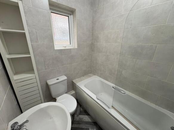 90A&B Ladybarn Lane, Manchester photo 4