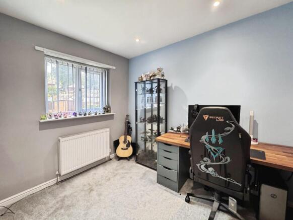3 bed Town House for sale Image 10