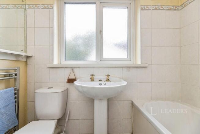 2 bed Semi-Detached to rent Image 12