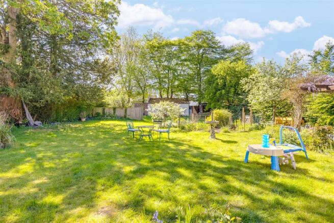 Norton Way South 117-2.jpg