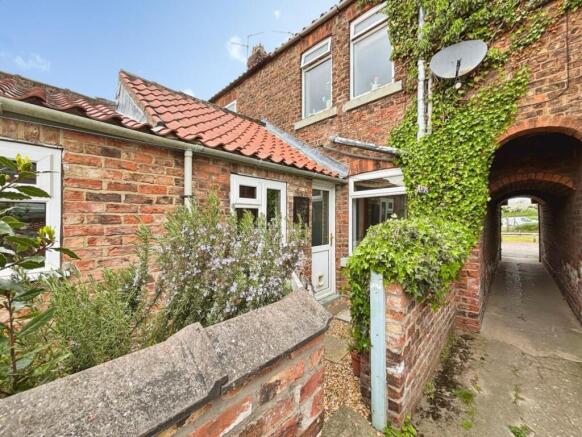 2 bed House for sale Image 5