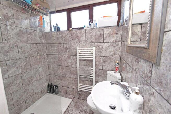 4 bed Detached for sale Image 8