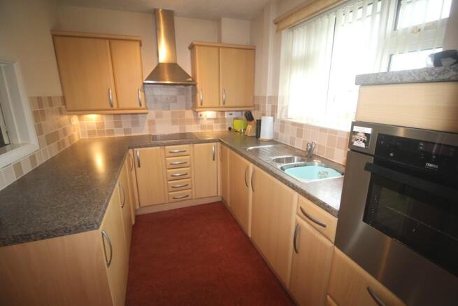 FITTED KITCHEN