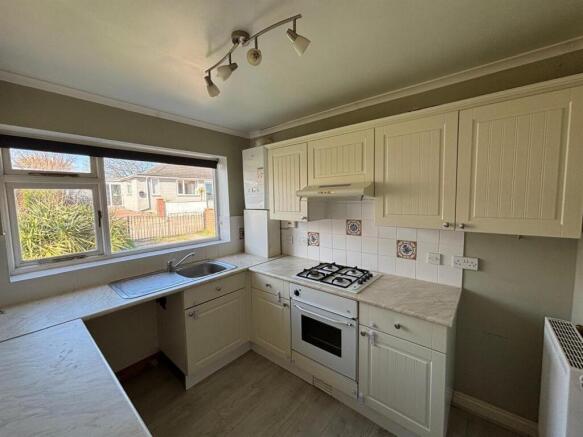 Graingers Road, Hornsea photo 4