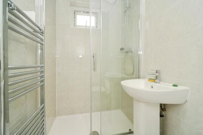 4 bed Terraced for sale Image 9