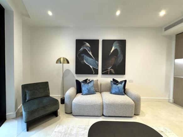 Living Room pic 6.jpeg