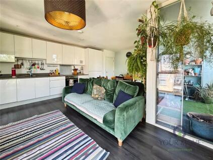 Hampton Court, London, SE14