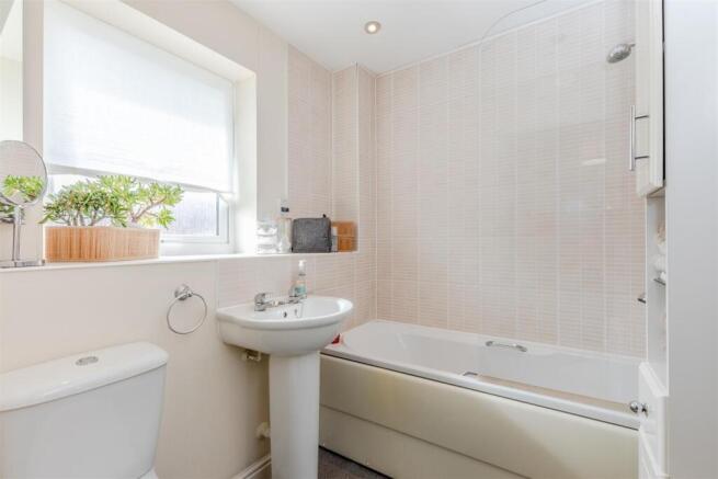 Kittiwake Drive, Portishead Bathroom.jpg