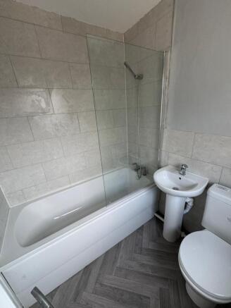 3 bed Town House to rent Image 9