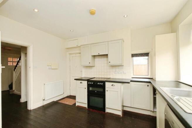 4 bed Semi-Detached for sale Image 4