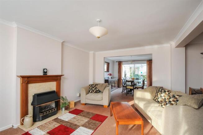 Sitting & Dining Room