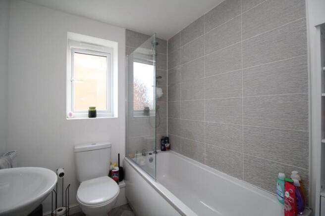 3 bed Semi-Detached for sale Image 8