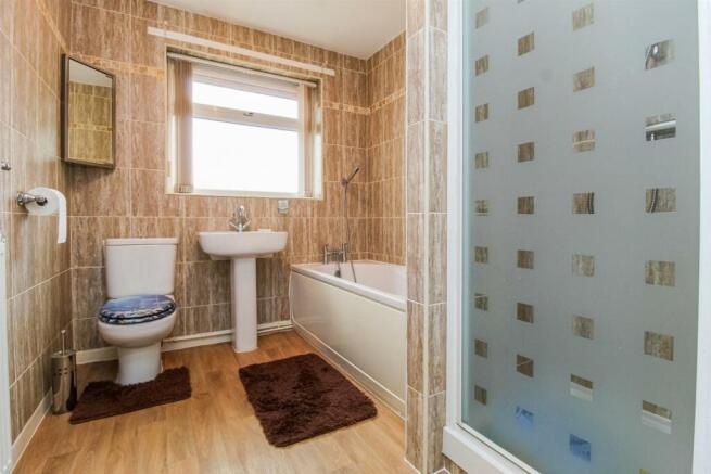 BATHROOM/W.C.