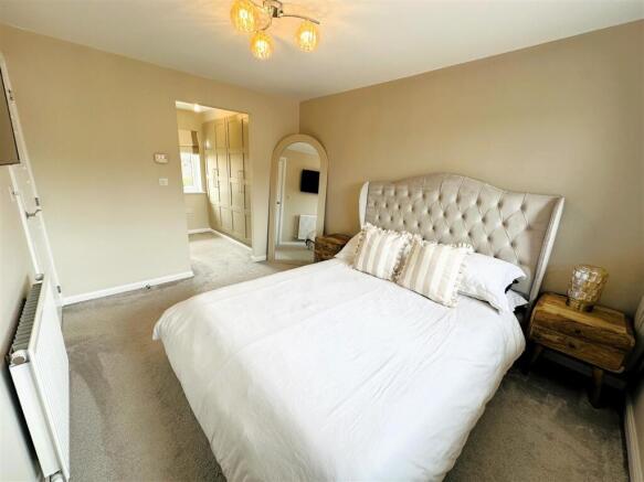 3 bed Detached for sale Image 11