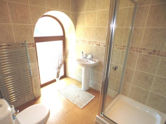 EN SUITE BEDROOM 3