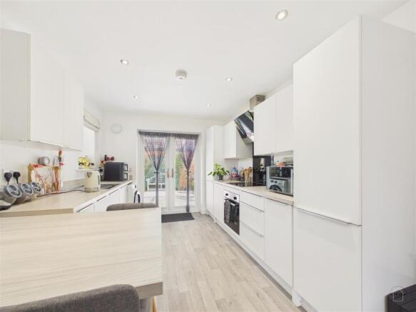 2 bed Detached Bungalow for sale Image 8