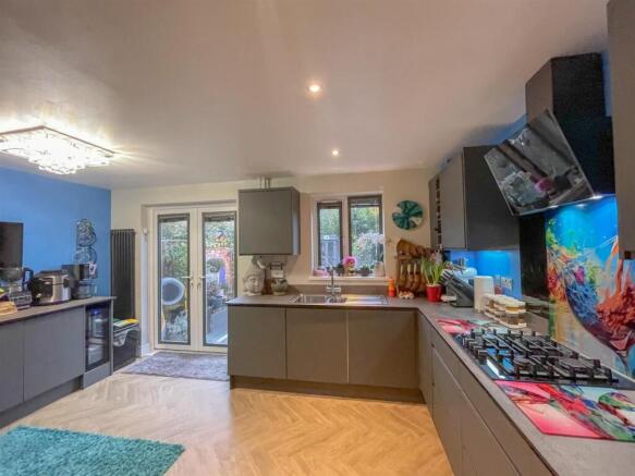 Kitchen / Breakfast Room