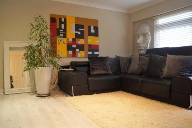 Lounge/Dining Room