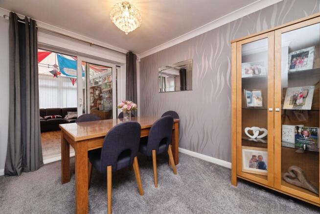 3 bed Semi-Detached for sale Image 4