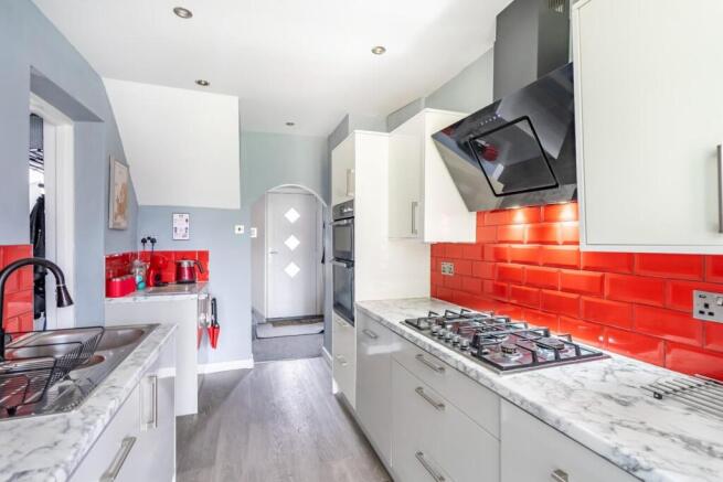 4 bed Semi-Detached for sale Image 5